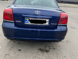 Toyota Avensis foto 3