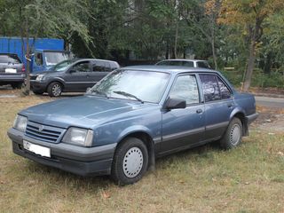 Opel Ascona foto 1