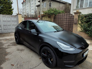 Tesla Model Y foto 3