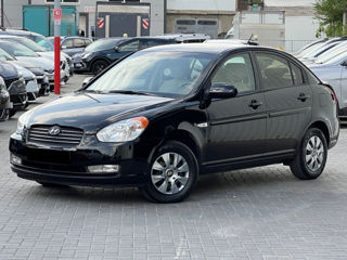 Hyundai Accent foto 1