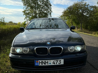 BMW 5 Series foto 2