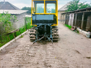 Tractor DT 75 foto 3