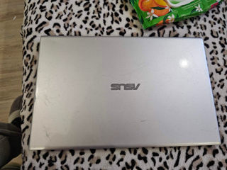 ASUS VivoBook 15