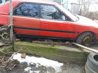 Mazda 323 foto 4