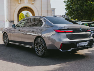 BMW 740d xDrive Sedan gri oxide foto 3