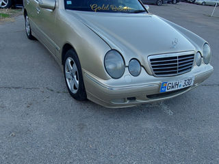 Mercedes E-Class foto 2