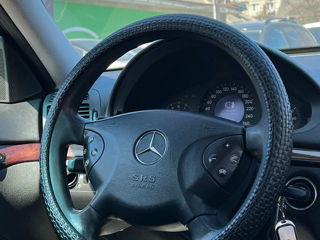 Mercedes E-Class фото 13