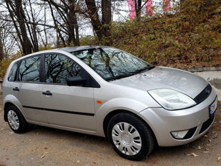 Ford Fiesta foto 5