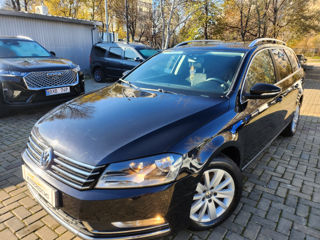 Volkswagen Passat foto 2