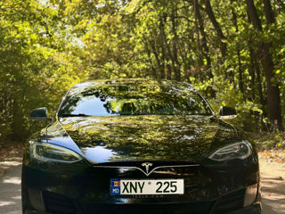 Tesla Model S foto 2