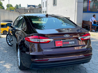 Ford Fusion foto 5