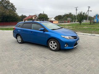 Toyota Auris foto 1