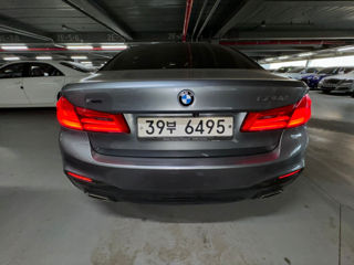 BMW 5 Series foto 4