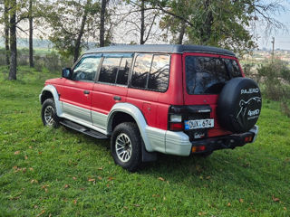 Mitsubishi Pajero foto 2