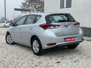 Toyota Auris foto 3