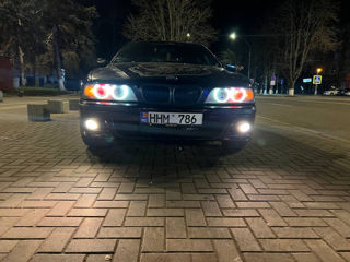 BMW 5 Series foto 8