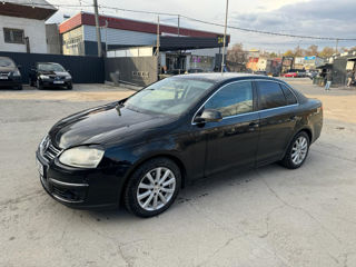 Volkswagen Jetta foto 2