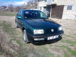 Volkswagen Vento foto 1