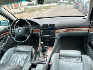 BMW 5 Series foto 7