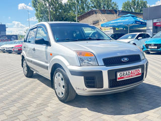 Ford Fusion фото 1
