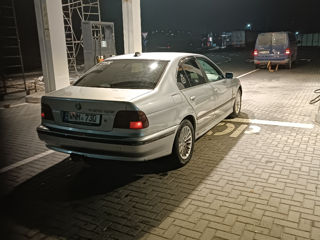 BMW 5 Series foto 3