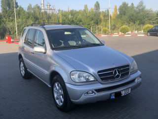 Mercedes M-Class foto 2