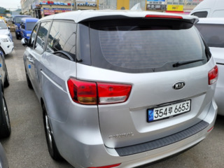 Kia Carnival foto 2