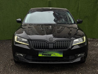 Skoda Superb foto 2