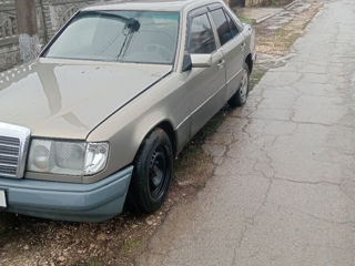 Mercedes Series (W124) foto 4