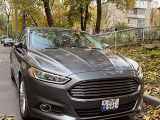 Ford Fusion foto 2