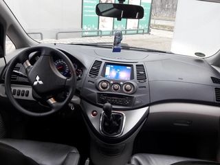 Mitsubishi Grandis foto 3