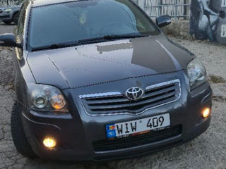 Toyota Avensis foto 8