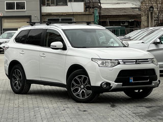 Mitsubishi Outlander foto 3