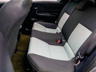 Toyota Prius c foto 9