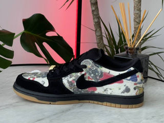 Nike SB Dunk Low Rammellzee x Supreme foto 6