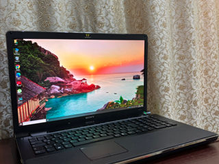 Sony Vaio cu diagonala de 18.3" foto 1