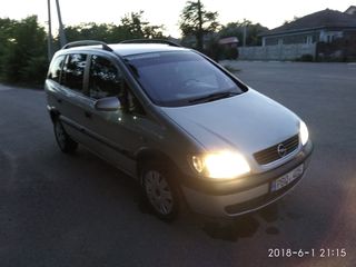 Opel Zafira foto 6