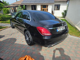 Mercedes C-Class foto 2