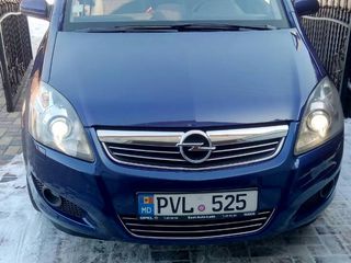 Opel Zafira foto 1