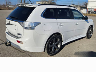 Mitsubishi Outlander foto 3