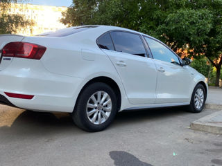 Volkswagen Jetta foto 7