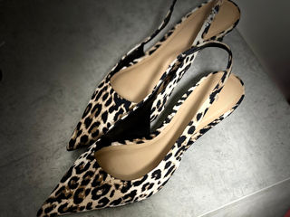 Pantofi Zara leopard!!Marimea 38