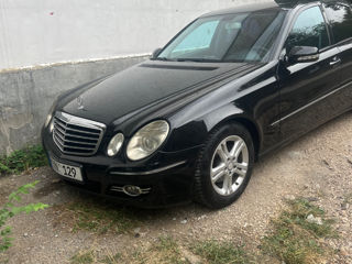 Mercedes E-Class foto 1