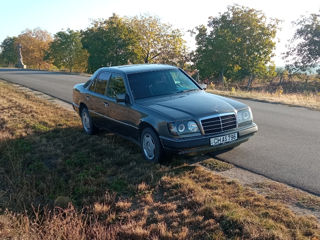 Mercedes Series (W124) foto 3