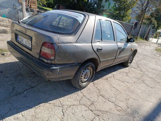 Nissan Sunny foto 7