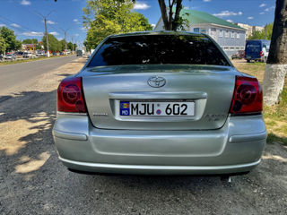 Toyota Avensis foto 7