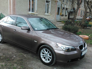 BMW 5 Series foto 3