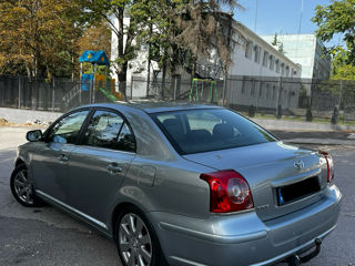 Toyota Avensis foto 4