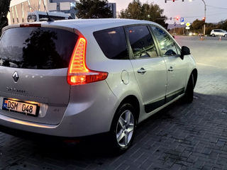 Renault Grand Scenic foto 9