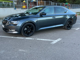 Skoda Superb foto 3